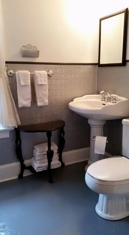Queen Room