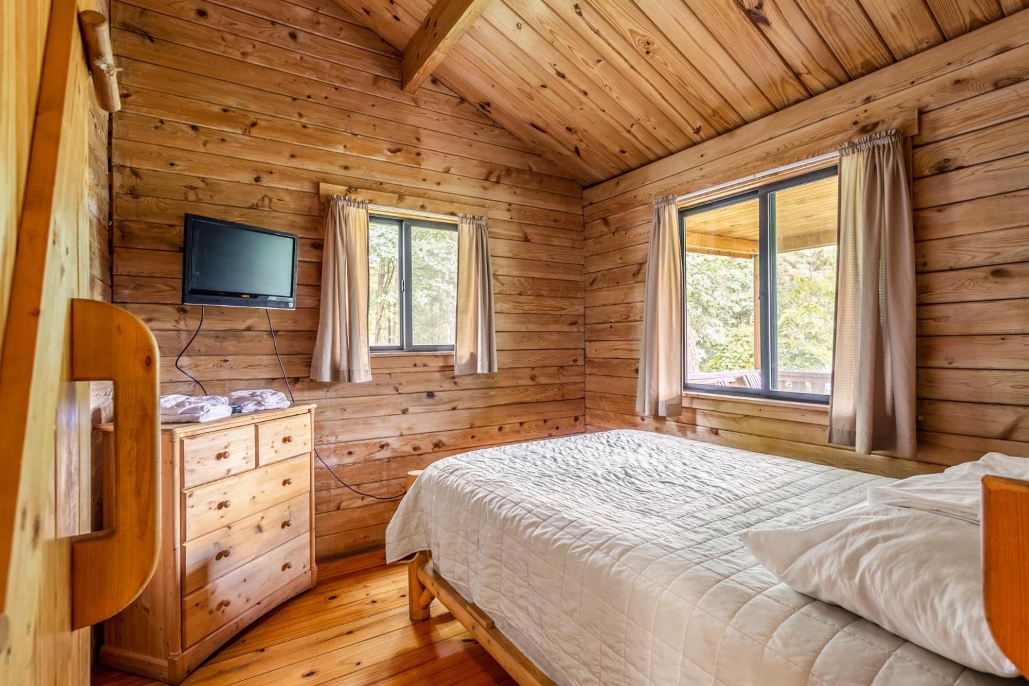 Three-Bedroom Deluxe Cottage