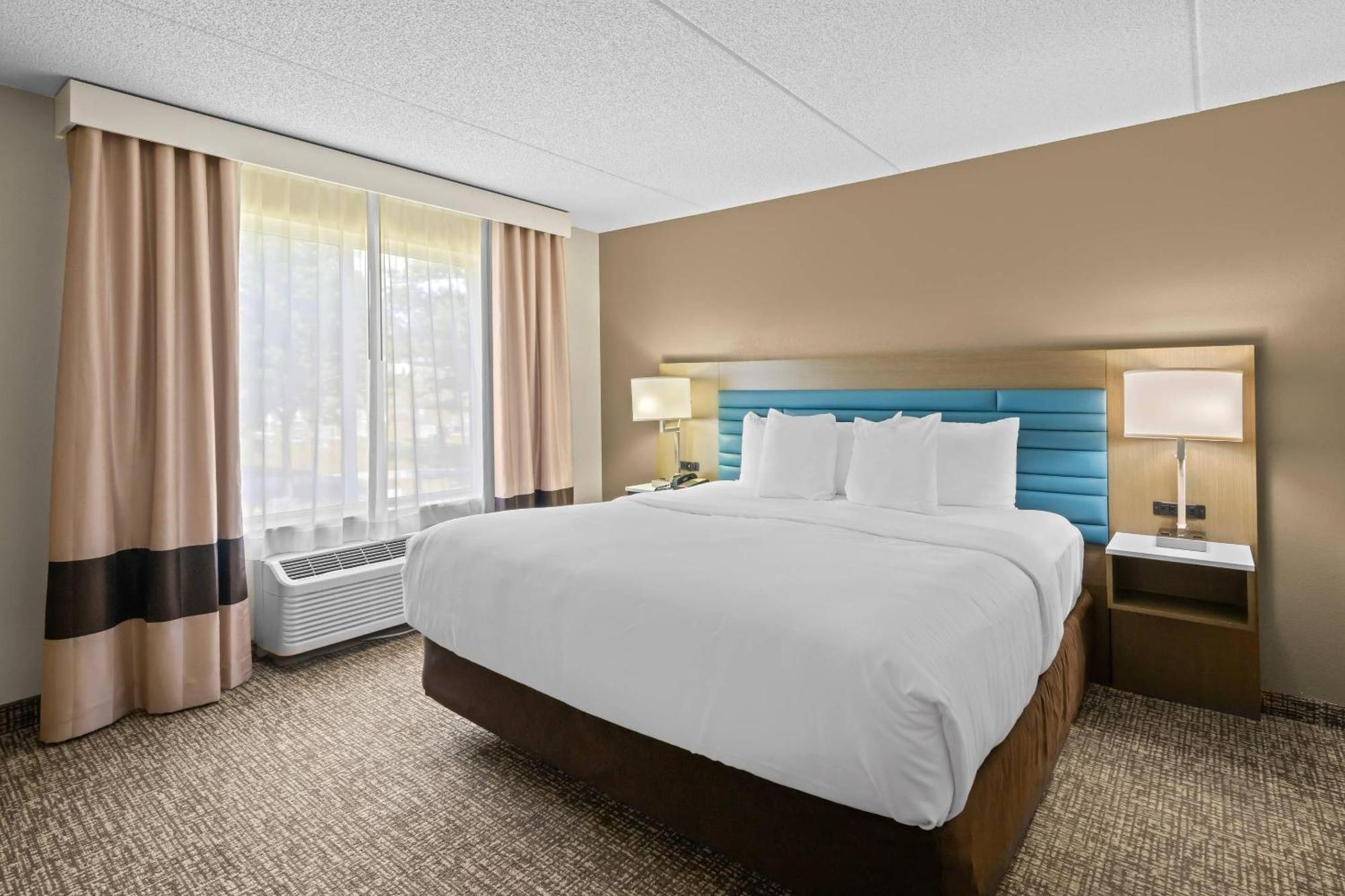Superior Suite One King Bed Two Queen Beds Non-Smoking