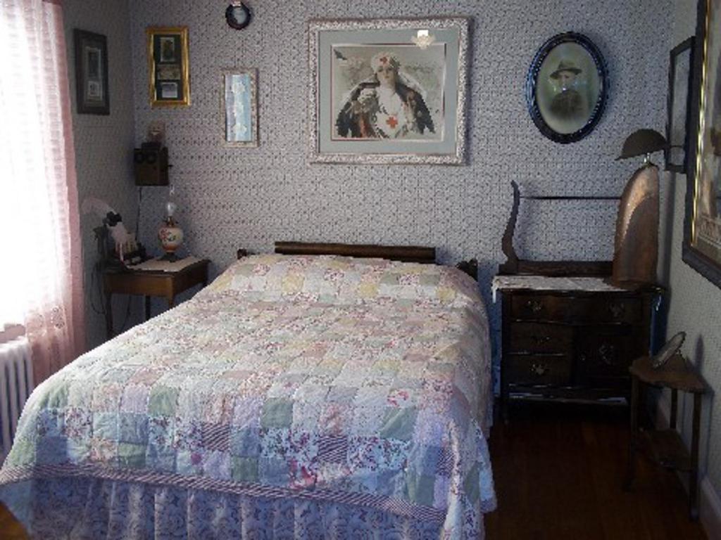 Queen Room