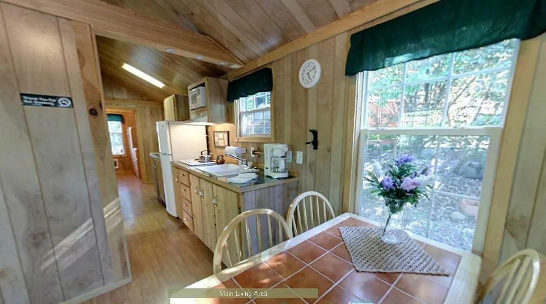 Round Top Premiere Cottage 6-1